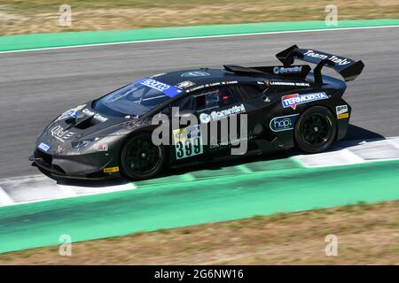 Mugello Circuit, Italien - 2. Juli 2021: Lamborghini Huracan GT3 Evo vom italienischen Team fährt mit Dionisio Ermanno - Varini Alfredo - Barri Giacomo Stockfoto