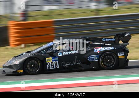 Mugello Circuit, Italien - 2. Juli 2021: Lamborghini Huracan GT3 Evo vom italienischen Team fährt mit Dionisio Ermanno - Varini Alfredo - Barri Giacomo Stockfoto