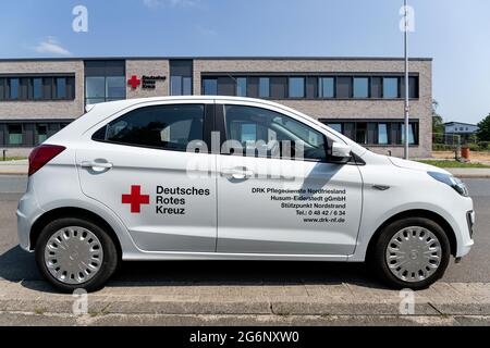 Deutsches Rotes Kreuz Pflegewagen im Büro Stockfoto