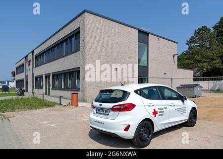 Deutsches Rotes Kreuz Pflegewagen im Büro Stockfoto