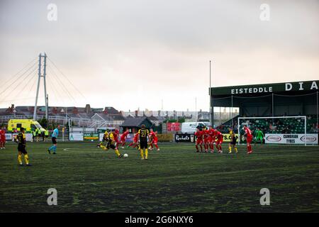 Aberystwyth, Großbritannien. Juli 2021. Connahs Quay gegen FC Alashkert in der ersten Qualifikationsrunde der UEFA Champions League am 7. Juli 2021 in der Park Avenue. Quelle: Lewis Mitchell/Alamy Live News Stockfoto