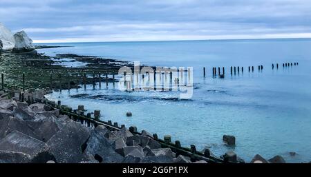 Der Seven Sisters Cliffs Walk: Eine unvergessliche Wanderung von Seaford nach Eastbourne, England. Alle Wanderwege. Geht hinaus und geht Stockfoto