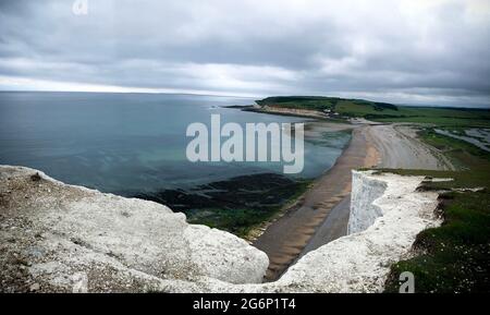 Der Seven Sisters Cliffs Walk: Eine unvergessliche Wanderung von Seaford nach Eastbourne, England. Alle Wanderwege. Geht hinaus und geht Stockfoto