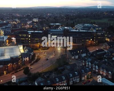 Luftaufnahme des Zentrums von Horsham, mit Blick auf das Royal Sun Alliance Building. Stockfoto