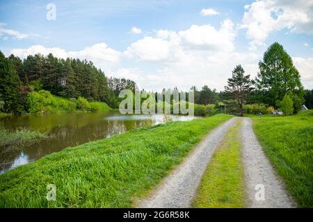 Taiga saimka im Wald zur Sommerzeit, Sibirien, Russland Stockfoto