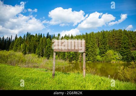 Taiga saimka im Wald zur Sommerzeit, Sibirien, Russland Stockfoto