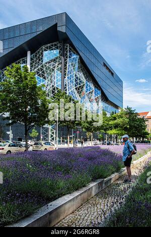 Axel Springer Neubau. Neues Hochhaus der Oma Architekten Rem Koolhaas & Chris van Duijn, Zimmerstraße 50, Berlin, Deutschland. Moderne Architektur Stockfoto