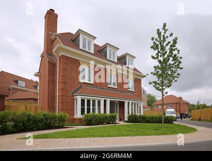 Neu fertiggestellte Luxushäuser in der Trent Park-Entwicklung von Berkeley Home in Enfield, im Norden von London, Großbritannien. Häuser hier sind zu Preisen von bis zu £2m (2021) Stockfoto
