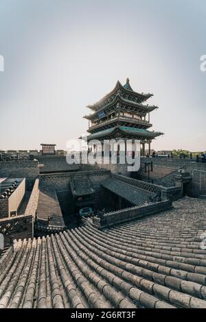 Stadtmauer der antiken Stadt Pingyao, EINER traditionellen chinesischen Altstadt in Shanxi Stockfoto