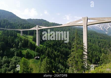 Ganter Brücke, Teil der Simplonpassstraße, Nationalstraße 9 im Kanton Wallis, Schweiz. Stockfoto