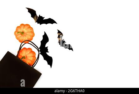 Happy halloween auf isoliertem weißem Hintergrund. Sonderangebotssymbol. Flaches Design. Designelement. Konzept der Feier. Preisschild des Rabattangebots. Stockfoto