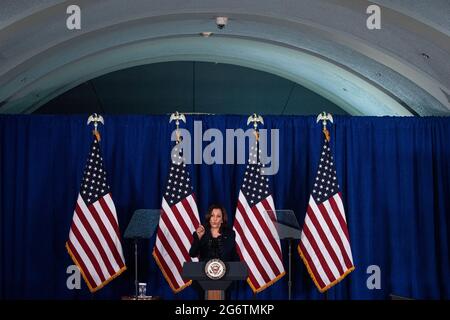 Washington, USA. Juli 2021. Die US-Vizepräsidentin Kamala Harris spricht am Donnerstag, den 8. Juli, an der Howard University in Washington, DC, USA. 2021. Harris, der die Bemühungen der Regierung um Stimmrechte anführt, hilft, eine Ausweitung der Kampagne des Demokratischen Nationalkomitees "Ich werde abstimmen" zu starten. Fotograf: Al Drago/Pool/Sipa USA Kredit: SIPA USA/Alamy Live News Stockfoto