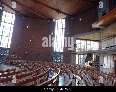 Intérieur de l'Eglise catholique Saint Quentin de Bouchain, Département du Nord, région Hauts de France, Frankreich Stockfoto