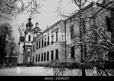 Kirche der heiligen Anna, von Planty aus gesehen, Krakau, Polen Stockfoto