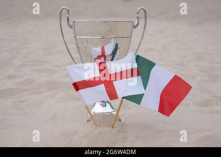 Die Nationalmannschaften Italiens und Englands treffen sich im Finale. Fußball in Europa. Stockfoto