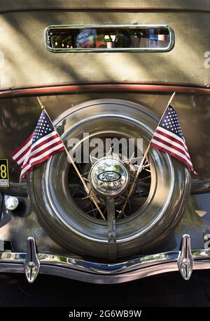 Ein 1934 Ford Phaeton V8 auf einer Oldtimer-Show am 4. Juli in Santa Fe, New Mexico. Stockfoto