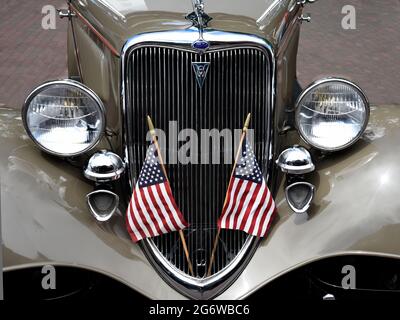 Ein 1934 Ford Phaeton V8 auf einer Oldtimer-Show am 4. Juli in Santa Fe, New Mexico. Stockfoto