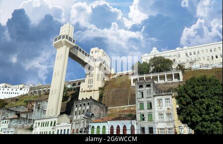 Blick auf den Aufzug Lacerda Postkarte aus Salvador Bahia Brasilien. Stockfoto