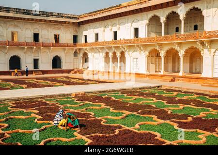 Agra, Indien - 30. November 2017 : Agra Fort Garden Stockfoto