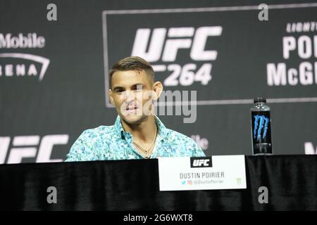 Dustin Poirier interagiert mit den Medien während der Pressekonferenz der UFC 264 in der T-Mobile Arena am 08. Juli 2021 in Las Vegas, NV, USA. Foto von Louis Grasse/PxImages/ABACAPRESS.COM Stockfoto