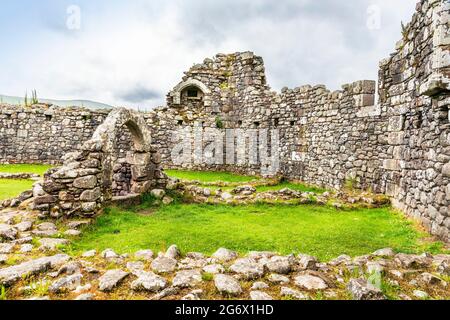 Innenraum des Loch Doon Castle. Das Schloss wird von Historic Scotland gepflegt. Erbaut im 13. Jahrhundert auf einer Insel in Loch Doon von Bruce, Earl of Car Stockfoto