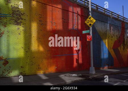 Street Art im DUMBO-Viertel von Brooklyn, New York City. Stockfoto