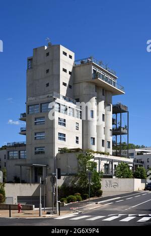 Umbau von Silo oder Gebäudeumbau von Industriesilo aus Beton in Luxus-Apartments Aix-en-Provence Frankreich Stockfoto