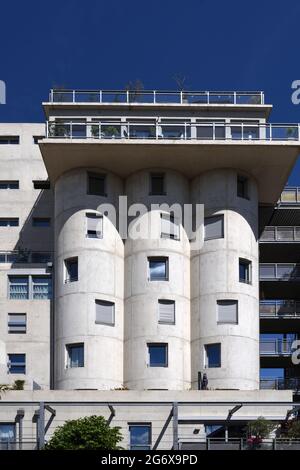 Umbau von Silo oder Gebäudeumbau von Industriesilo aus Beton in Luxus-Apartments Aix-en-Provence Frankreich Stockfoto