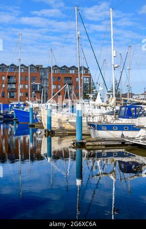 Hull Waterside und Marina für Vergnügungsboote und Yachten. Eröffnet im Jahr 1983 auf dem, was war Railway Dock und Humber Dock. Stockfoto