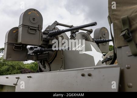 M3 Half-Track-Panzerbewehrungsträger auf statischer Anzeige auf der Shuttleworth Military Airshow am 4. Juli 2021 Stockfoto