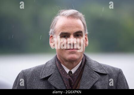 Bonn, Deutschland. Juli 2021. Schauspieler Sebastian BLOMBERG, spielt die Rolle des Otto John, Porträt, Porträt, beschnittenes Einzelbild, Einzelmotiv, Dreharbeiten für die sechsteilige ARD-Drama-Serie BONN, Presseveranstaltung am Set in Bonn, 8. Juli 2021. Kredit: dpa/Alamy Live Nachrichten Stockfoto