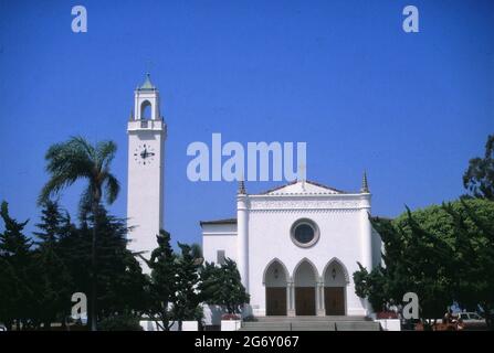 LOS ANGELES, USA - 04. Jun 2021: Lange Ansicht der Kapelle des Heiligen Herzens auf dem Campus der Loyola Marymount University, Kalifornien. Stockfoto