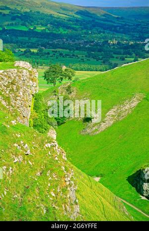 Europa, Großbritannien, Derbyshire, Castleton, Peveril Castle, Blick über Dales, Stockfoto