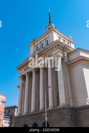 Ein Bild des Nationalversammlungsgebäudes in Sofia. Stockfoto