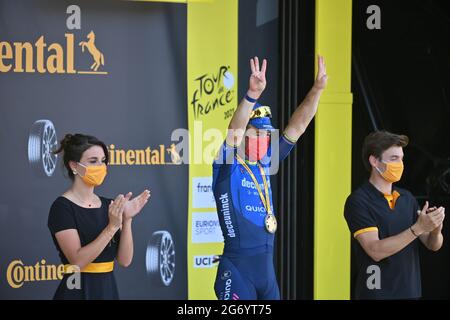 CAVENDISH Mark (GBR) von DECEUNINCK - SCHNELL - GEWINNT die Etappe in einem Sprint-Finish, das Eddy Mercks Rekord, der den Titel für die meisten Etappensiege hält, entspricht - Etappe 13 der Tour de France, Freitag, 8. Juli 2021. Bildnachweis sollte lauten: Pete Goding/GodingImages Stockfoto