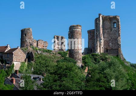 Herisson bezeichnete sie als „Petite Cité de Caractère“. Blick auf das Schloss Ducs de Bourbon. Allier. Auvergne Rhone Alpes. Frankreich Stockfoto