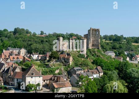 Dorf Herisson, Blick auf die burg Ducs de Bourbon, Departement Allier, Auvergne-Rhone-Alpes, Frankreich Stockfoto