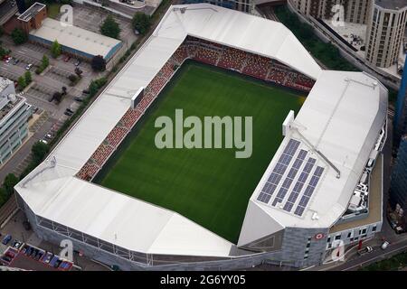 Eine Luftaufnahme des Brentford Community Stadions im Westen Londons. Bilddatum: Freitag, 9. Juli 2021. Stockfoto