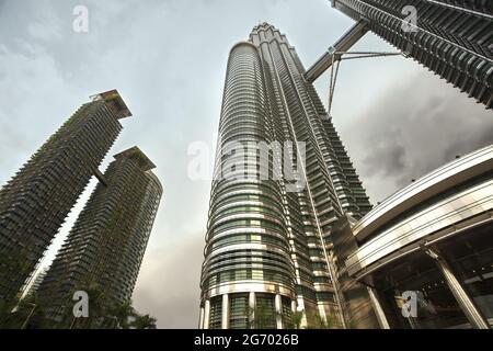 Architektur in kuala lumpur. Futuristische Türme Stockfoto