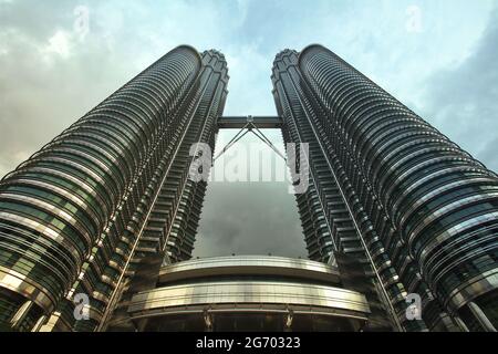Architektur in kuala lumpur. Futuristische Türme Stockfoto