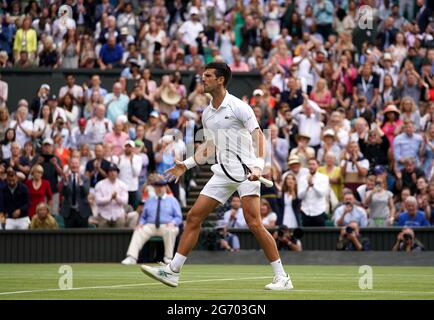 Am 11. Tag von Wimbledon im All England Lawn Tennis and Croquet Club, Wimbledon. Bilddatum: Freitag, 9. Juli 2021. Stockfoto