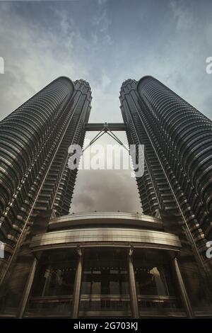 Architektur in kuala lumpur. Futuristische Türme Stockfoto