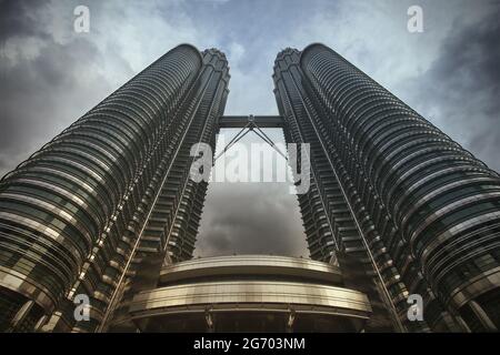 Architektur in kuala lumpur. Futuristische Türme Stockfoto