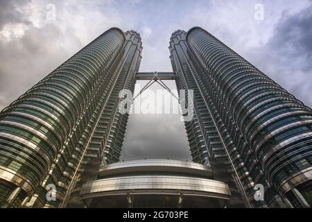 Architektur in kuala lumpur. Futuristische Türme Stockfoto