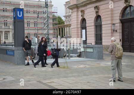 Die U-Bahn-Station Museumsinsel ist ab dem 9. Juli 2021 in Berlin für die Öffentlichkeit zugänglich. Stockfoto