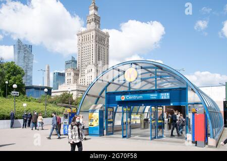 237 Meter Palac Kultury i Nauki PKiN (Palast der Kultur und Wissenschaft) in Warschau, Polen. 20. Mai 2021 © Wojciech Strozyk / Alamy Stock Photo *** Lokal Stockfoto