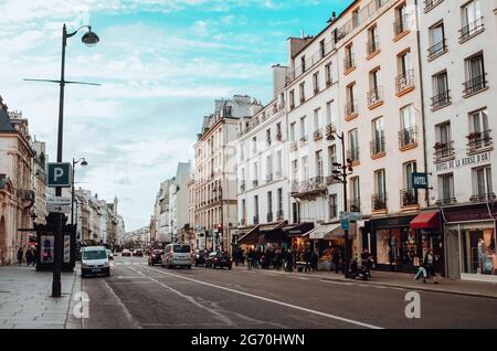 PARIS, FRANKREICH - 06. Feb 2020: Eine wunderschöne Landschaftsaufnahme der historischen Architektur von Paris Stockfoto