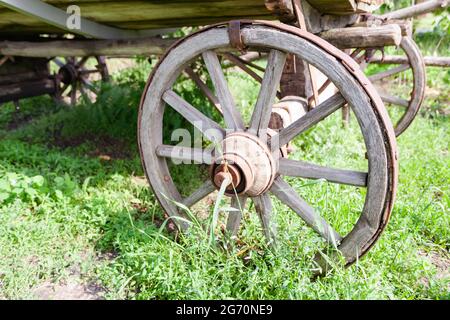 Vintage-Rollwagen, das Leben im Dorf Stockfoto