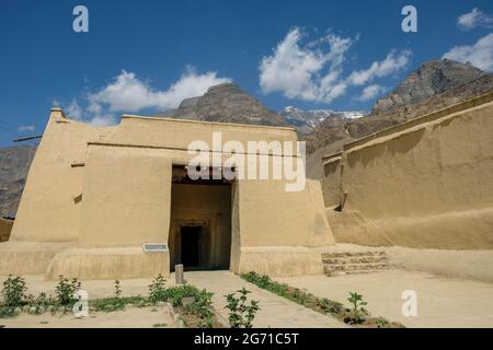 Tabo, Indien - 2021. Juni: Blick auf das Tabo-Kloster im Dorf Tabo am 1. Juli 2021 im Spiti-Tal, Himachal Pradesh, Indien. Stockfoto