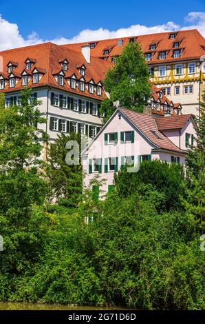 Tübingen, Baden-Württemberg, Deutschland: Das Evangelische Stift von der Neckarinsel aus gesehen. Stockfoto